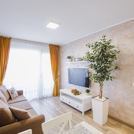 Cappuccino Colors At West Residence Oradea Zewnętrze zdjęcie